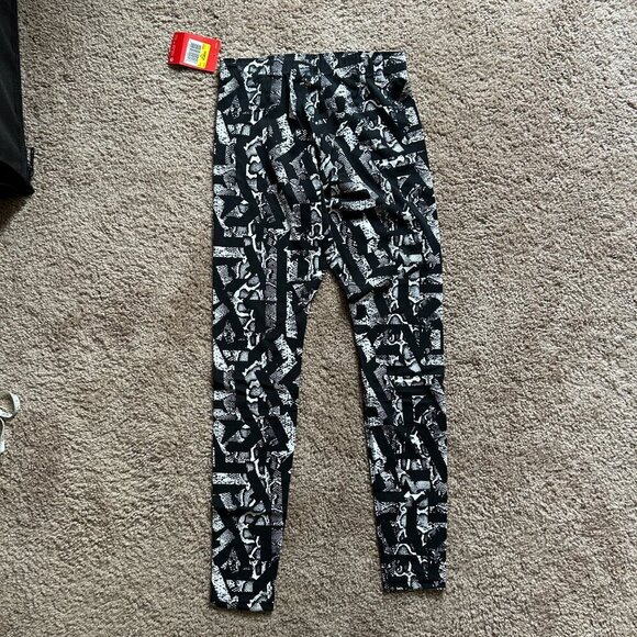 Nike Leg-A-See Black White Print Leggings NWT Small - Picture 5 of 10